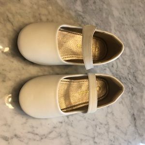 Girls Mary Jane flat dress shoes